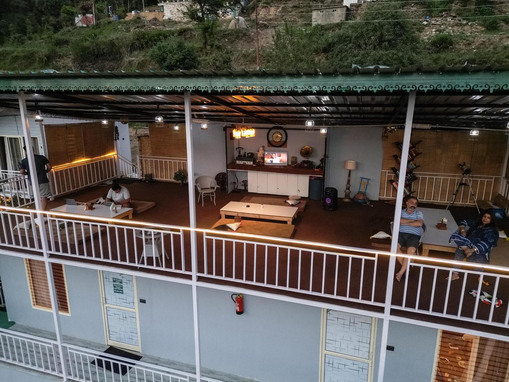 The Rare One'S Mukteshwar - Resort & Cafe ภายนอก รูปภาพ