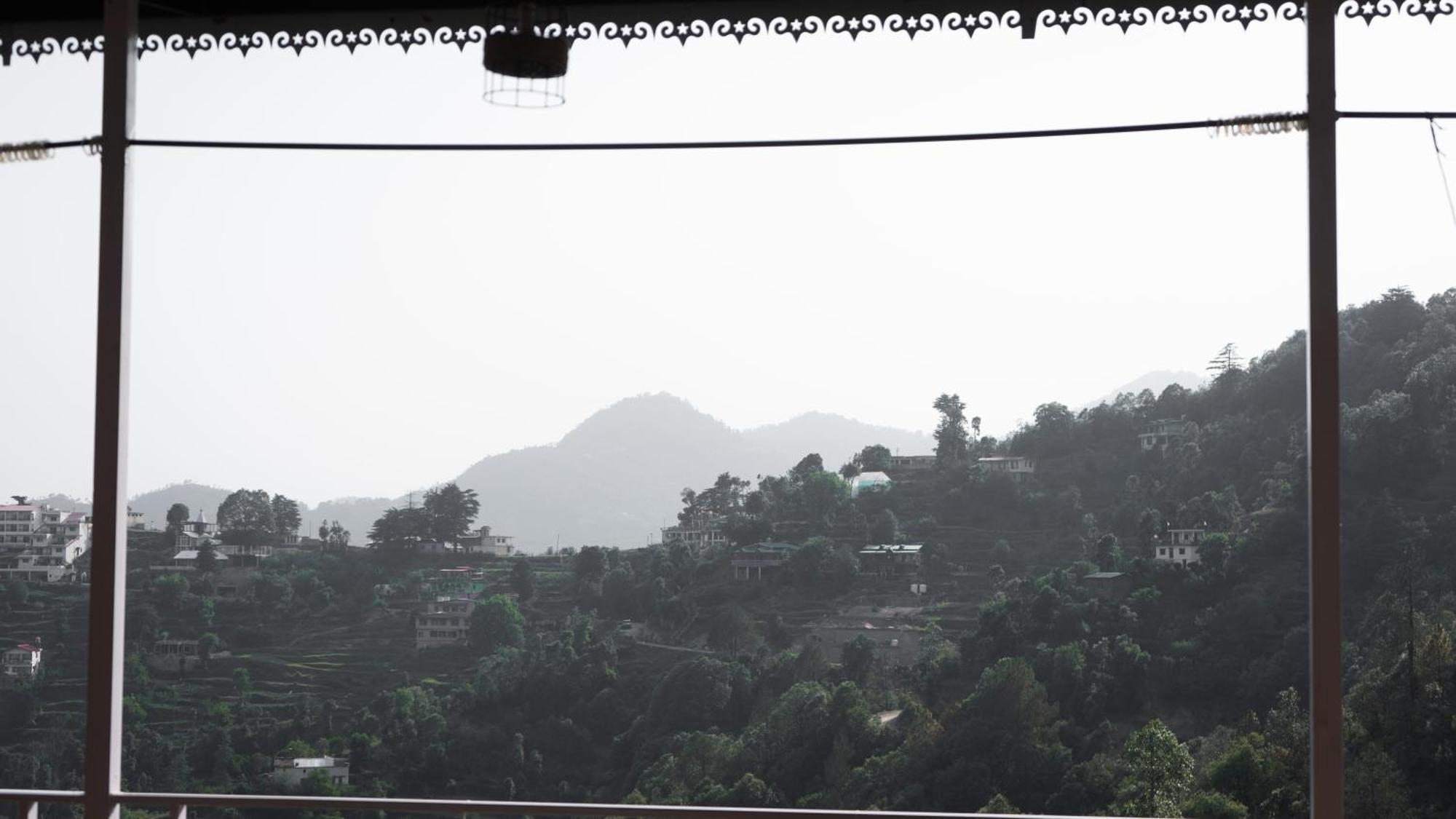 The Rare One'S Mukteshwar - Resort & Cafe ภายนอก รูปภาพ