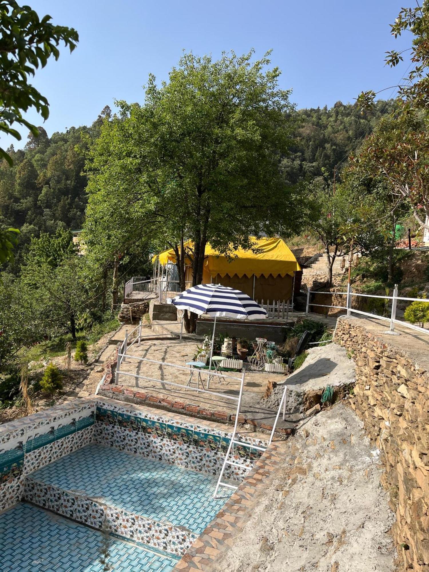 The Rare One'S Mukteshwar - Resort & Cafe ภายนอก รูปภาพ