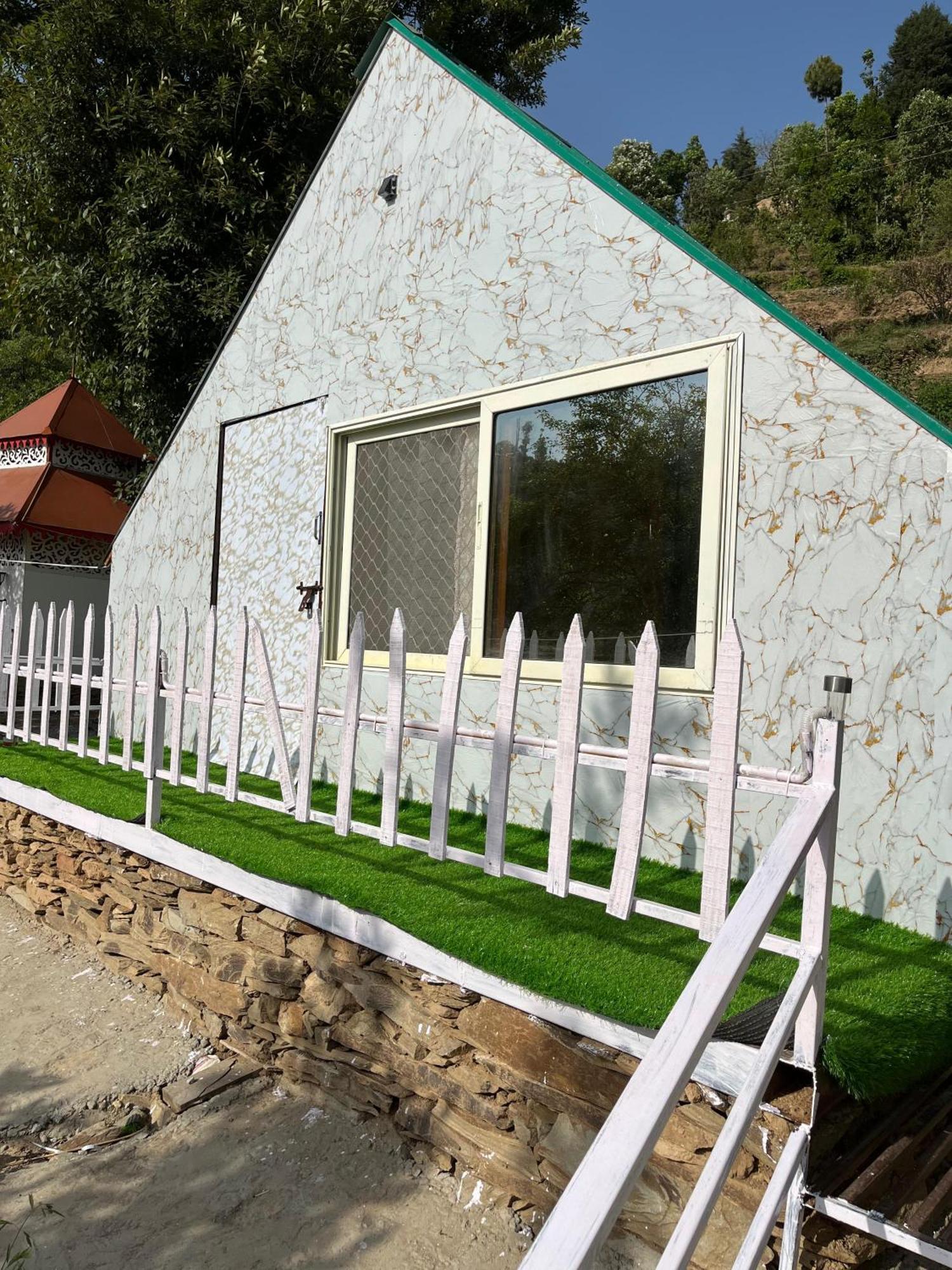 The Rare One'S Mukteshwar - Resort & Cafe ภายนอก รูปภาพ