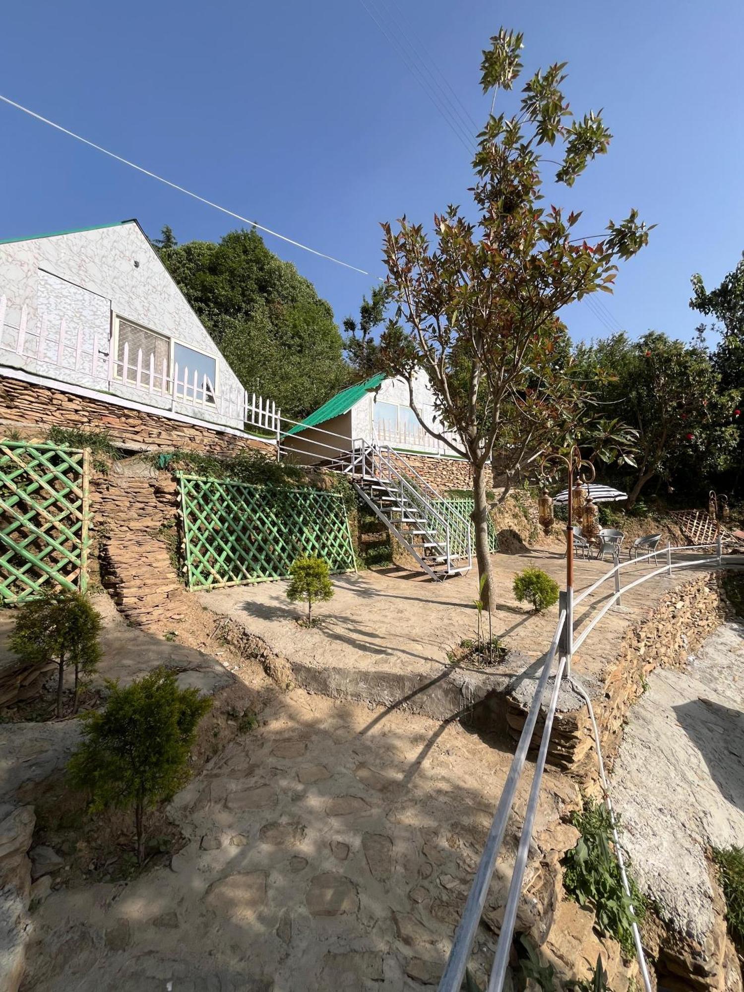 The Rare One'S Mukteshwar - Resort & Cafe ภายนอก รูปภาพ