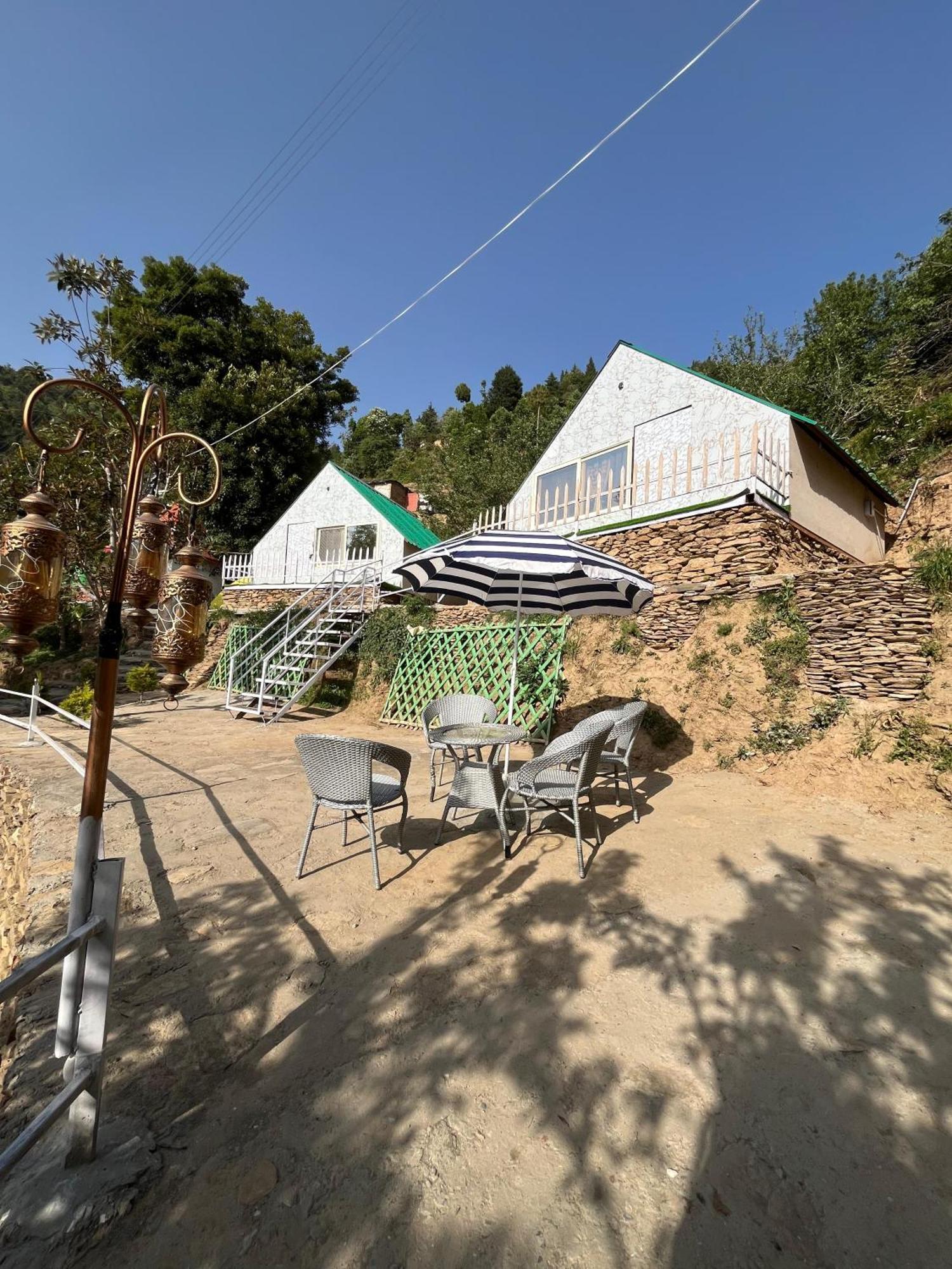 The Rare One'S Mukteshwar - Resort & Cafe ภายนอก รูปภาพ