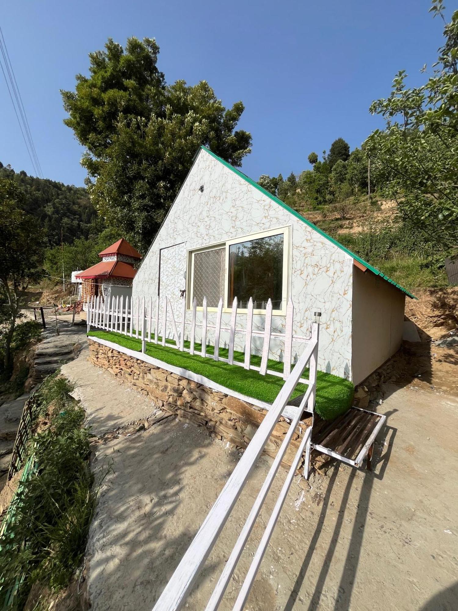 The Rare One'S Mukteshwar - Resort & Cafe ภายนอก รูปภาพ